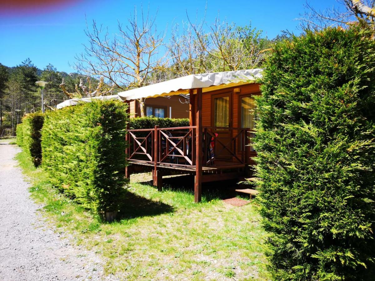 Camping Fontfreda Castellar del Riu Luaran gambar