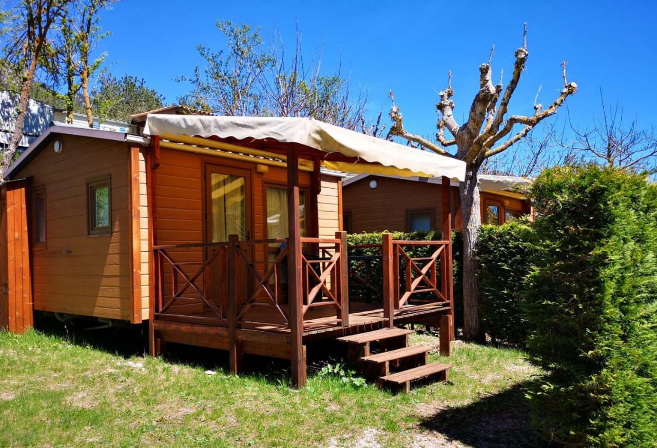 Camping Fontfreda Castellar del Riu Luaran gambar